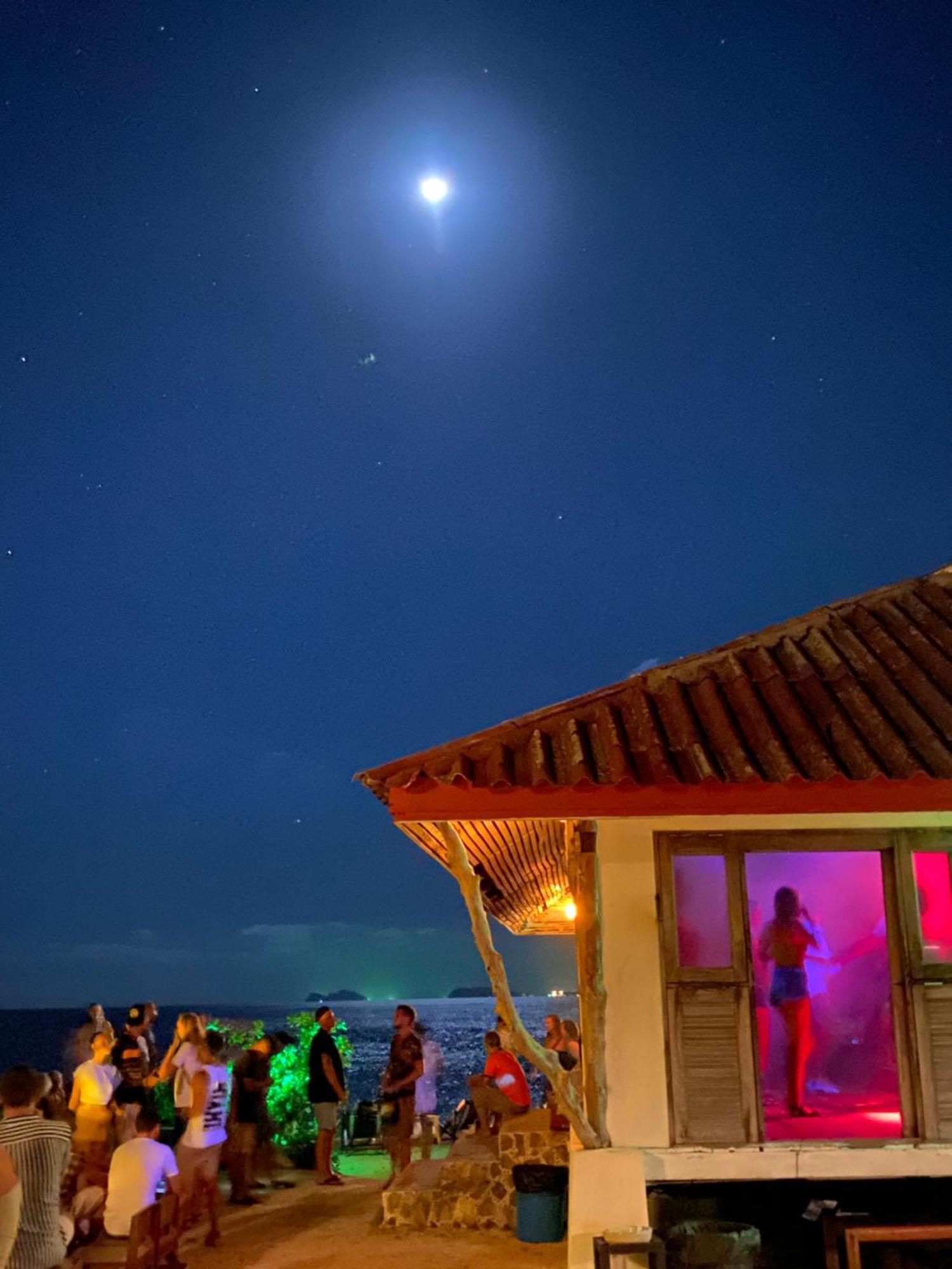Lighthouse Bungalows Пханган Экстерьер фото